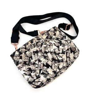 Lululemon Hip To Be Free Bag Mystic Jungle Butter Pink Black